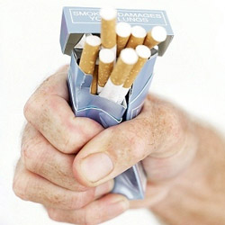 Поступило предложение продавать сигареты российским гражданам в аптеках по рецепту