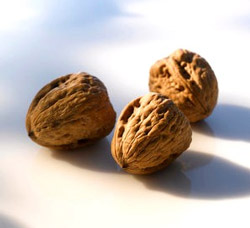 Грецкие орехи понижают уровень холестерина в крови